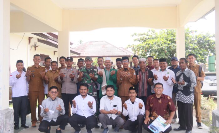 Foto bersama pelepasan