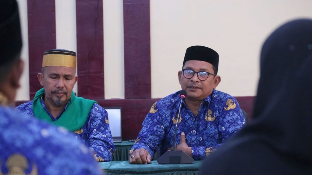 Wakil Ketua Bidang AUPK, Dr Suharman MSi memberikan pembinaan kepada PPPK baru dilantik, Kamis 23 Oktober 2025