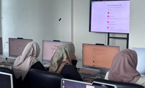 Mahasiswa Prodi PAI STAIN Meulaboh dilatih Desain Media Pembelajaran, Senin 13 Oktober 2025