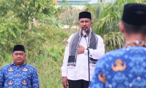 Ketua STAIN Teungku Dirundeng Meulaboh, Prof Dr H Syamsuar MAg bertindak sebagai Pembina Upacara Peringatan Hari Pahlawan Nasional, Senin 10 November 2025