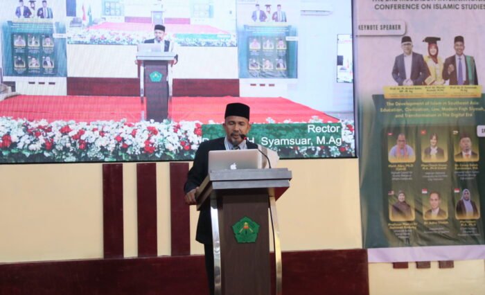 Prof Syamsuar Prof Syamsuar buka the 2nd MICONIS 2025