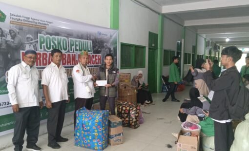 Aksi Galang Dana, DEMA dan SEMA STAIN Meulaboh Salurkan Donasi untuk Korban Banjir Aceh