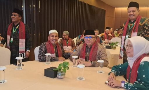 Ketua STAIN Meulaboh, Prof Dr H Syamsuar MAg bersama Sekretaris Direktorat Jenderal Pendidikan Islam Kementerian Agama, Prof M Arskal Salim GP MAg PhD di Forum Rektor PTKIN, Kamis 29 Januari 2026