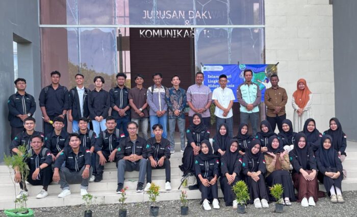 HMP PMI STAIN Meulaboh Hijaukan Lingkungan Kampus